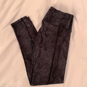 Varley black snakeskin leggings size small